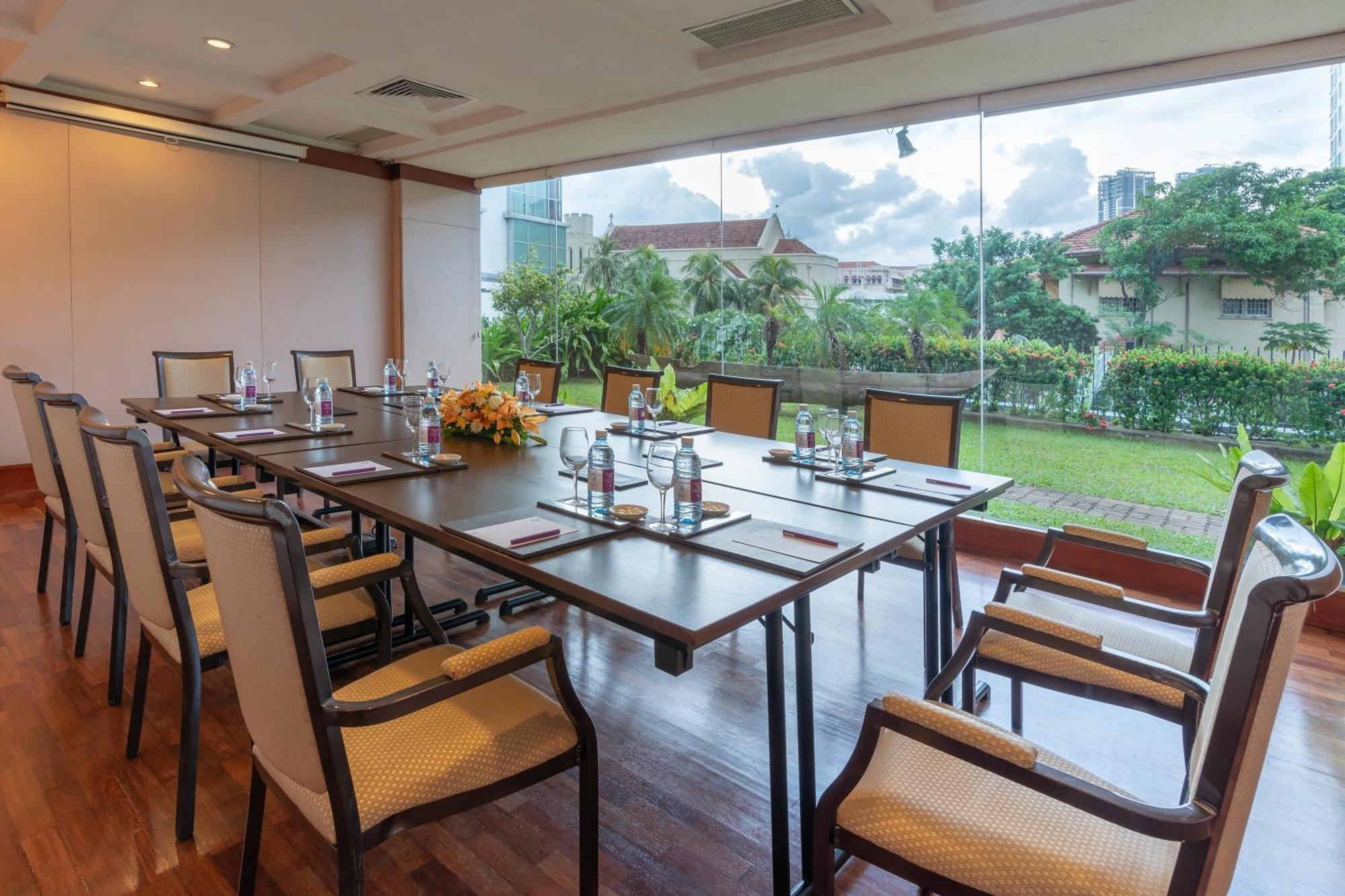 Cinnamon Grand Κολόμπο Εξωτερικό φωτογραφία Meeting room at the hotel