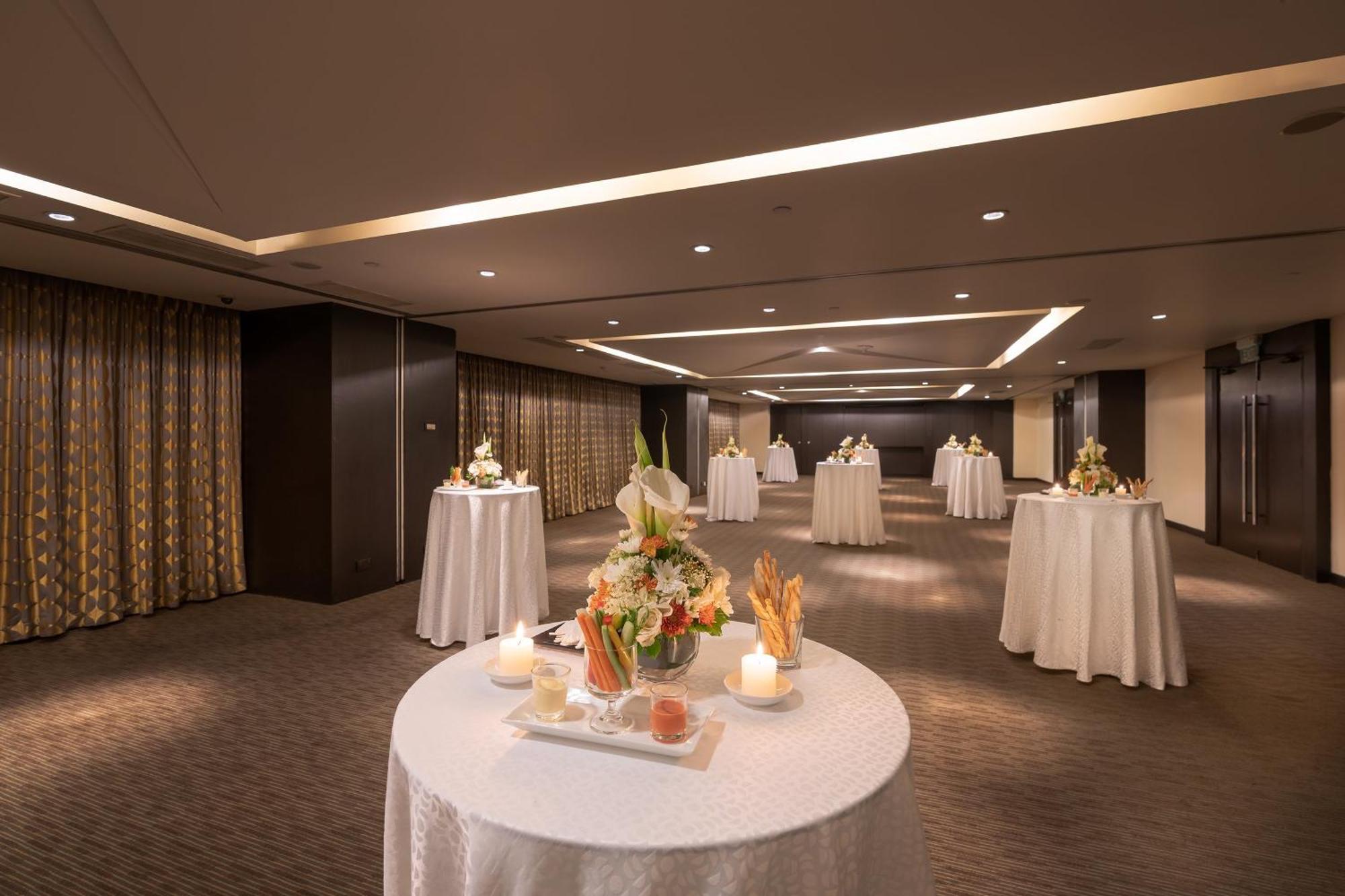 Cinnamon Grand Κολόμπο Εξωτερικό φωτογραφία The Westin Mumbai