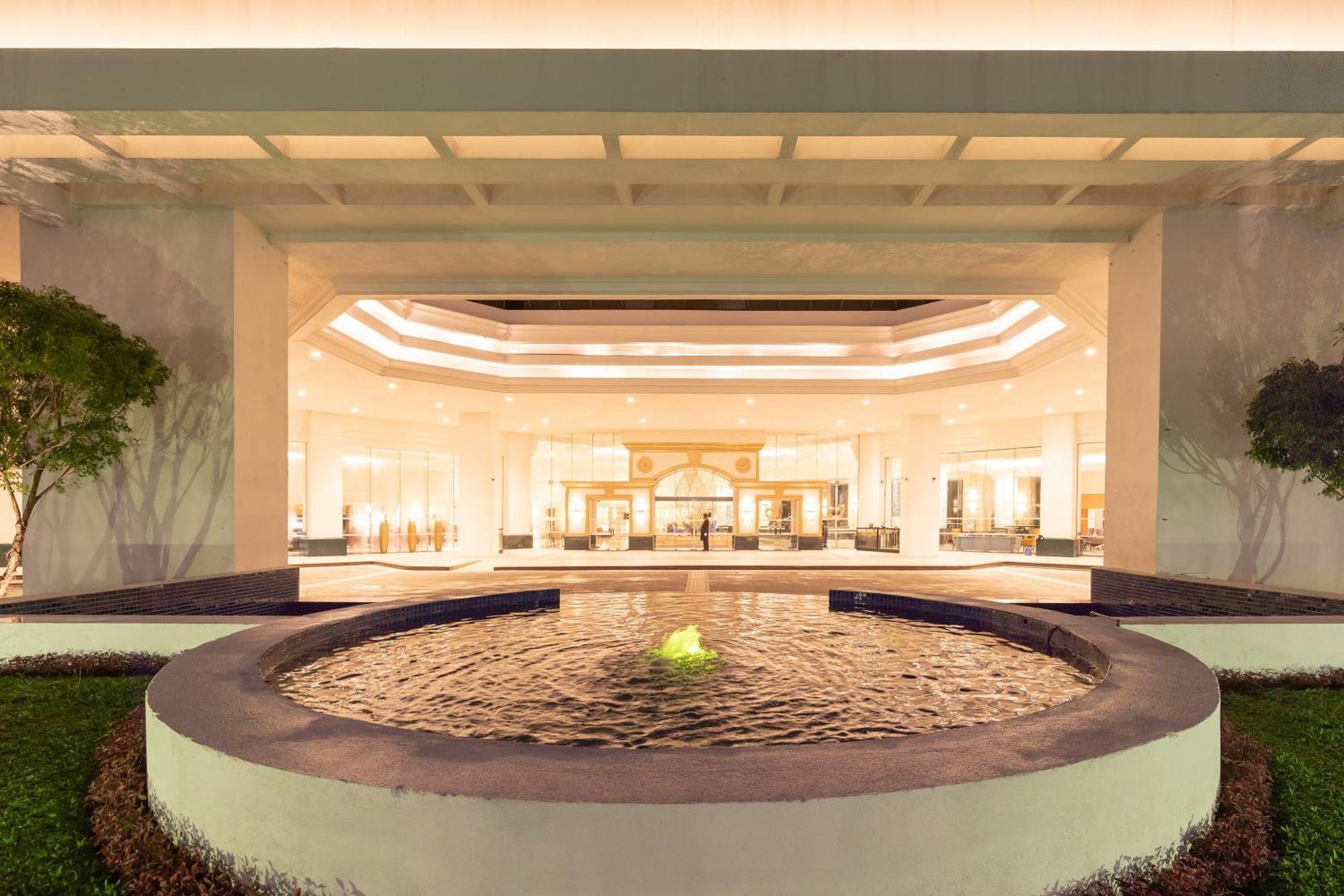 Cinnamon Grand Κολόμπο Εξωτερικό φωτογραφία The lobby of the hotel