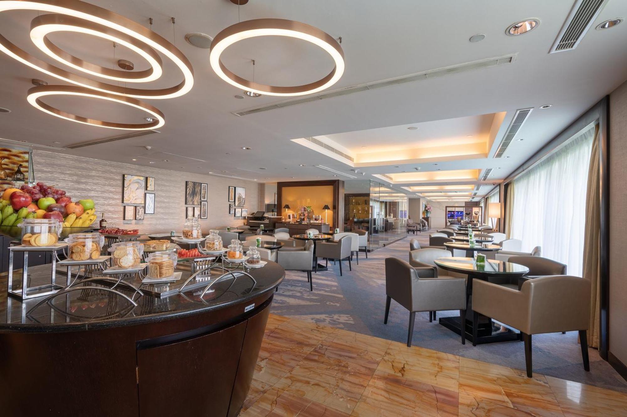 Cinnamon Grand Κολόμπο Εξωτερικό φωτογραφία The lounge at the airport